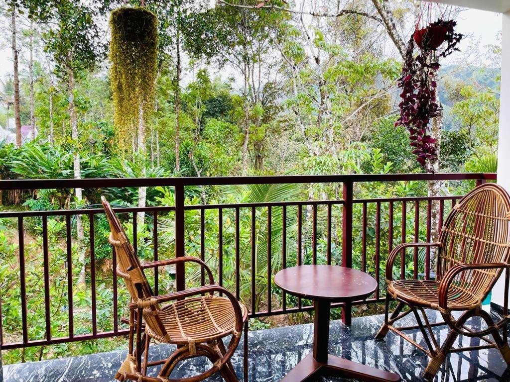 Winterhome Homestay มุนนาร์ ภายนอก รูปภาพ