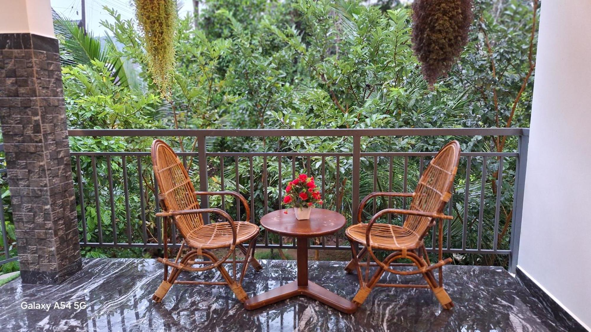 Winterhome Homestay มุนนาร์ ภายนอก รูปภาพ